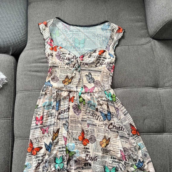 Multiple dresses - Picture 3 of 12